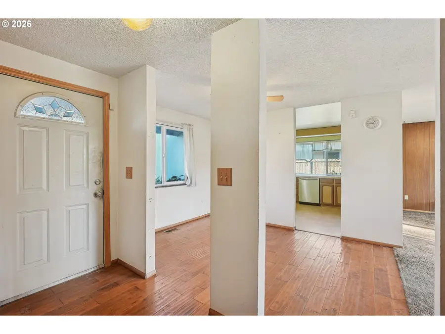 1384 NE 19th St, Gresham, OR 97030 - Image #3