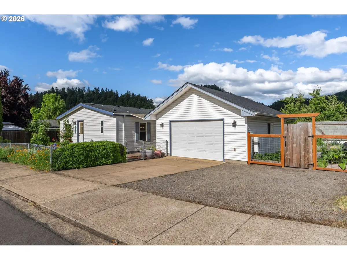 1281 S 57th Pl, Springfield, OR 97478 - #1
