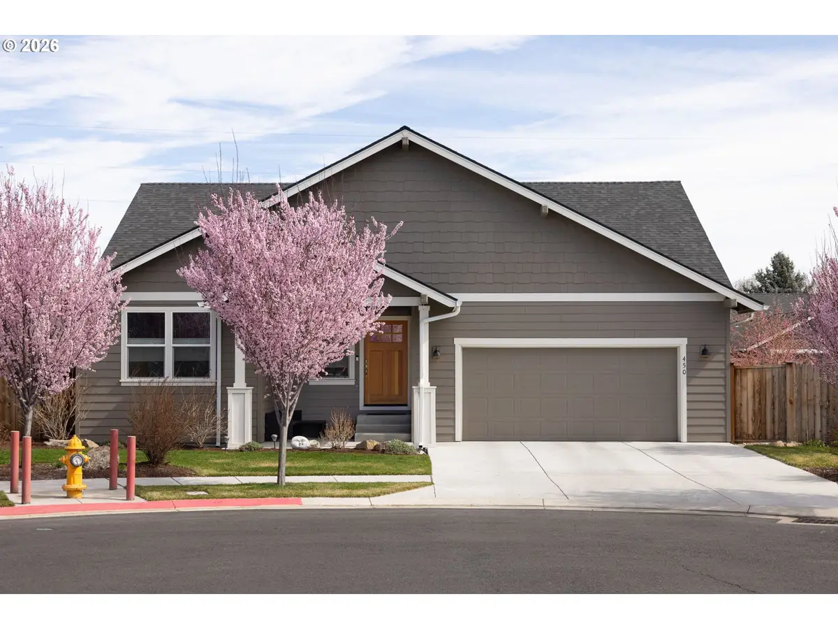 450 NE Oak Ct, Redmond, OR 97756 - #1