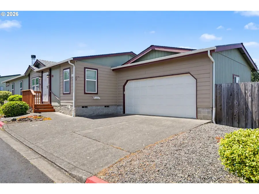 1015 Oak St #99, Silverton, OR 97381 - #2