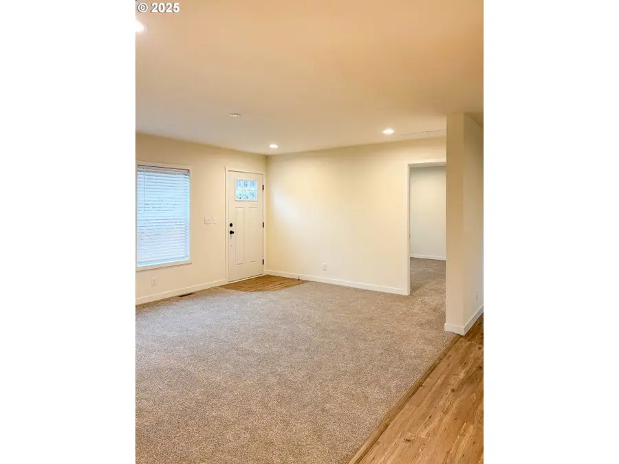 252 NE Third St, Oakland, OR 97462 - Image #3