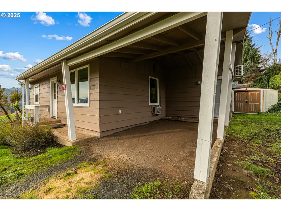 532 2nd St, Elkton, OR 97436 - Image #3