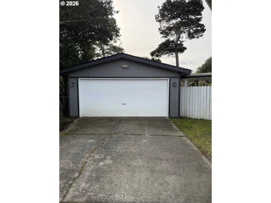 1570 Kallakalla Ct, Florence, OR 97439 - #3