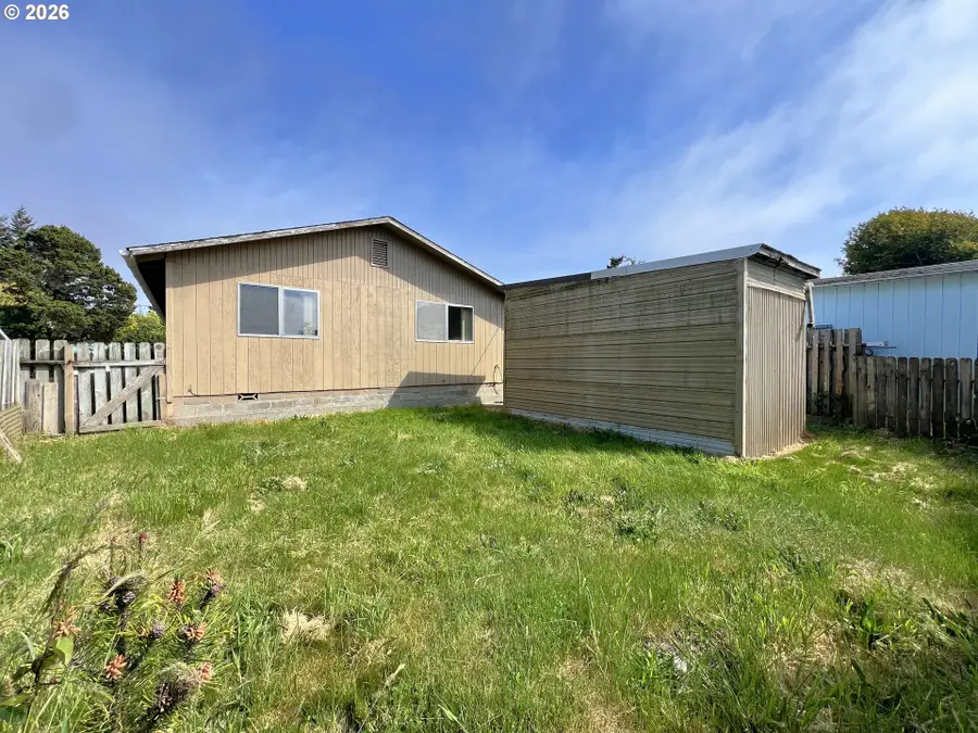 620 S Wasson St, Coos Bay, OR 97420 - #2