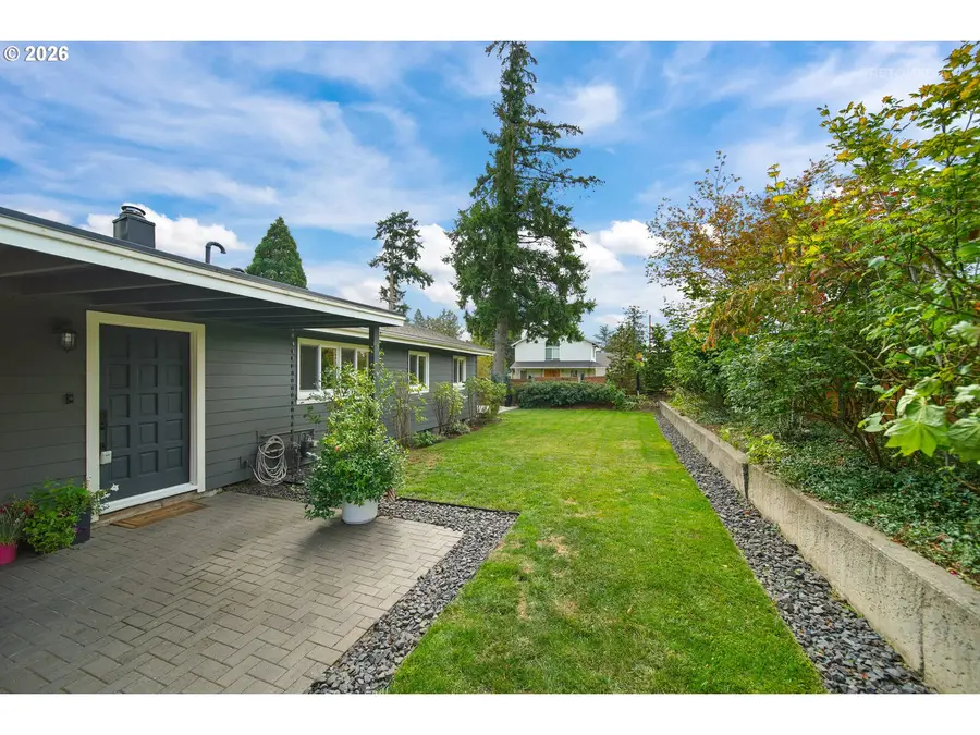 4735 Sussex St, West Linn, OR 97068 - #2