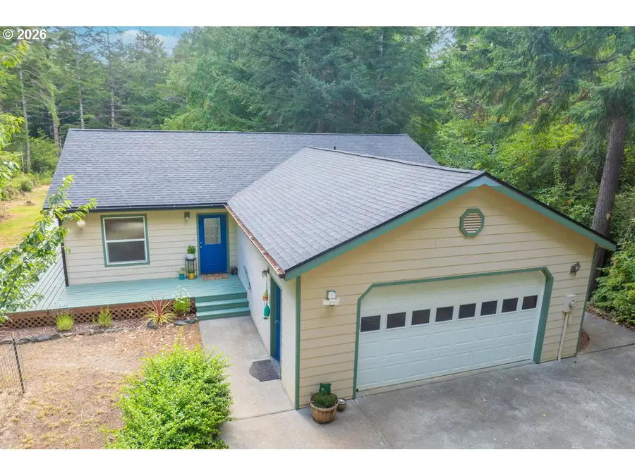 87444 Whistling Ln, Bandon, OR 97411 - #3