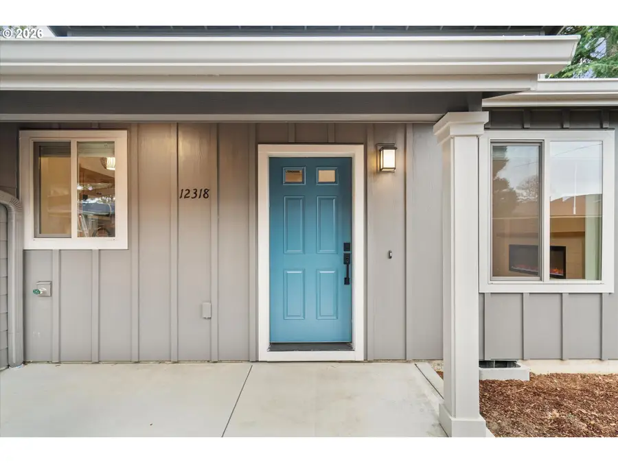 12318 Meadowlawn Dr, Oregon City, OR 97045 - #3