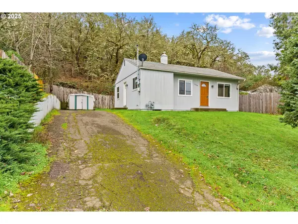 1389 NE Brooklyn Ave, Roseburg, OR 97470