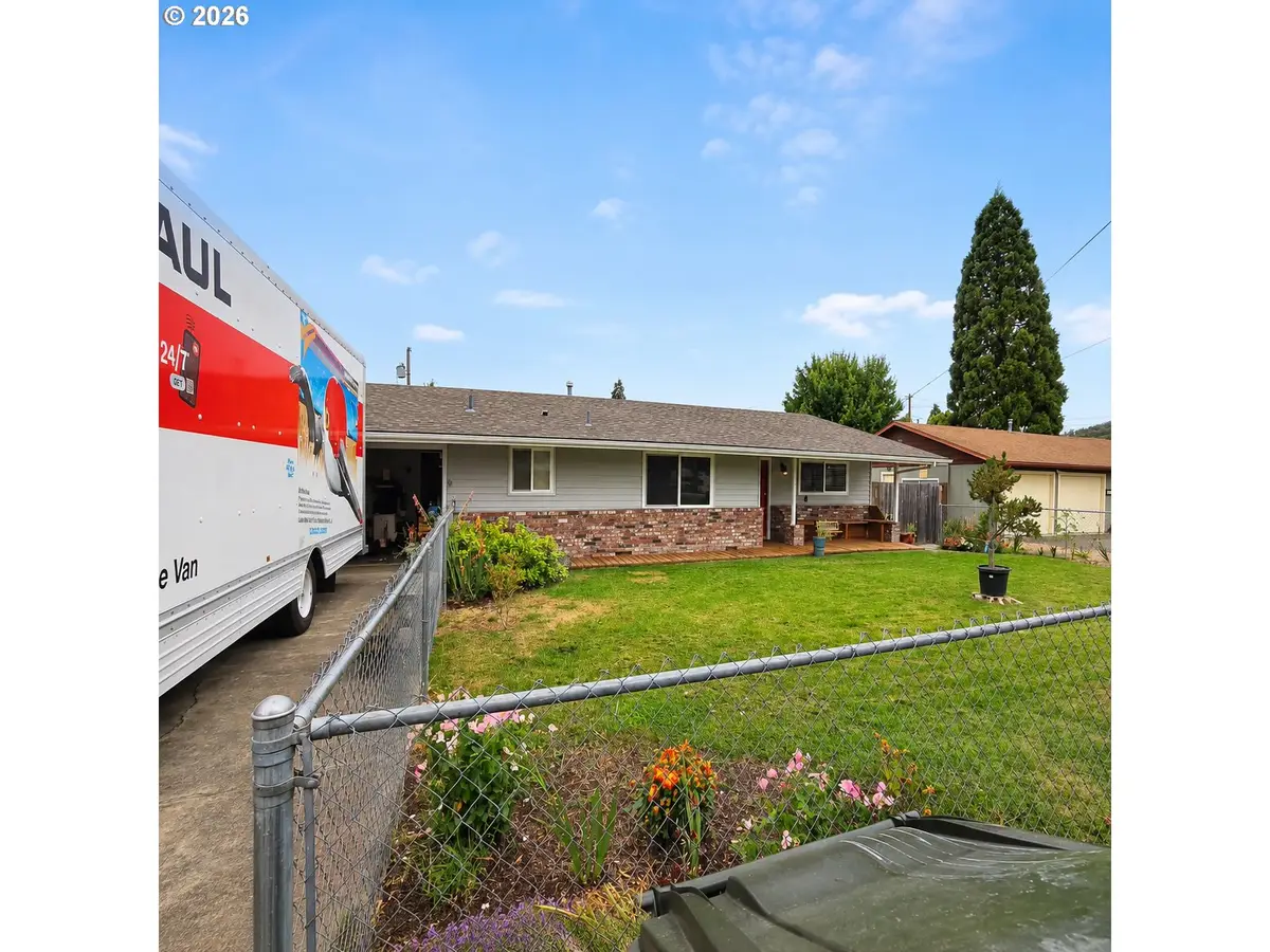 1510 NW Lester St, Roseburg, OR 97471 - #1