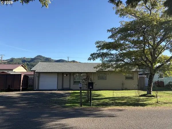 686 W First Ave, Sutherlin, OR 97479