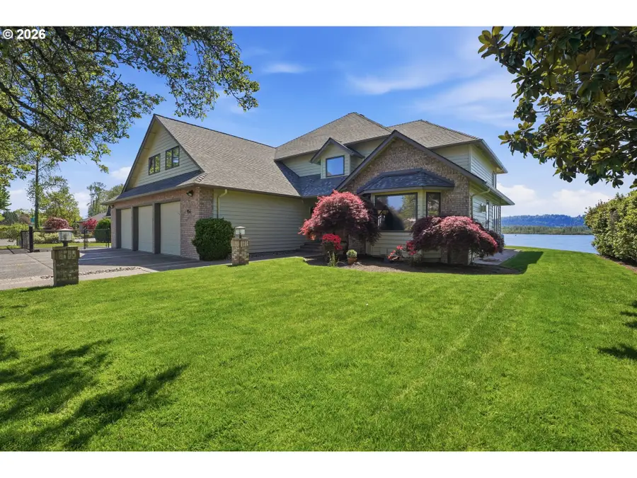 954 S A St, Washougal, WA 98671 - #3