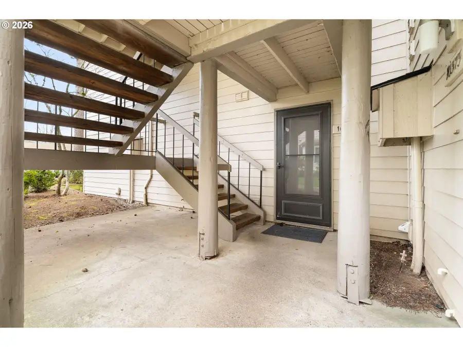 10371 SW Trapper Ter, Beaverton, OR 97008 - Image #2