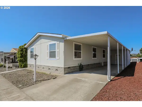 211 W River Ridge Ave, Roseburg, OR 97471