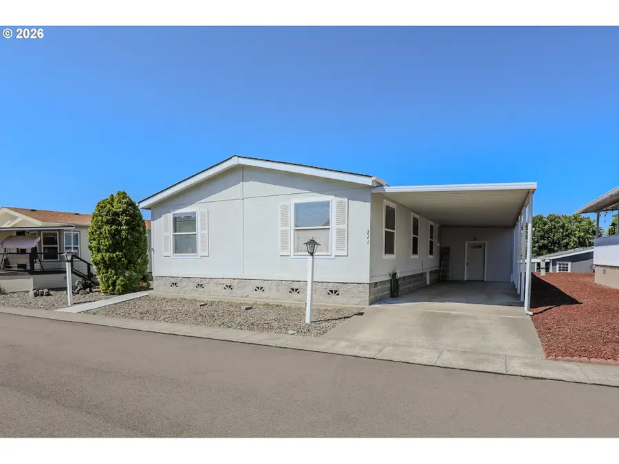 211 W River Ridge Ave, Roseburg, OR 97471 - #2