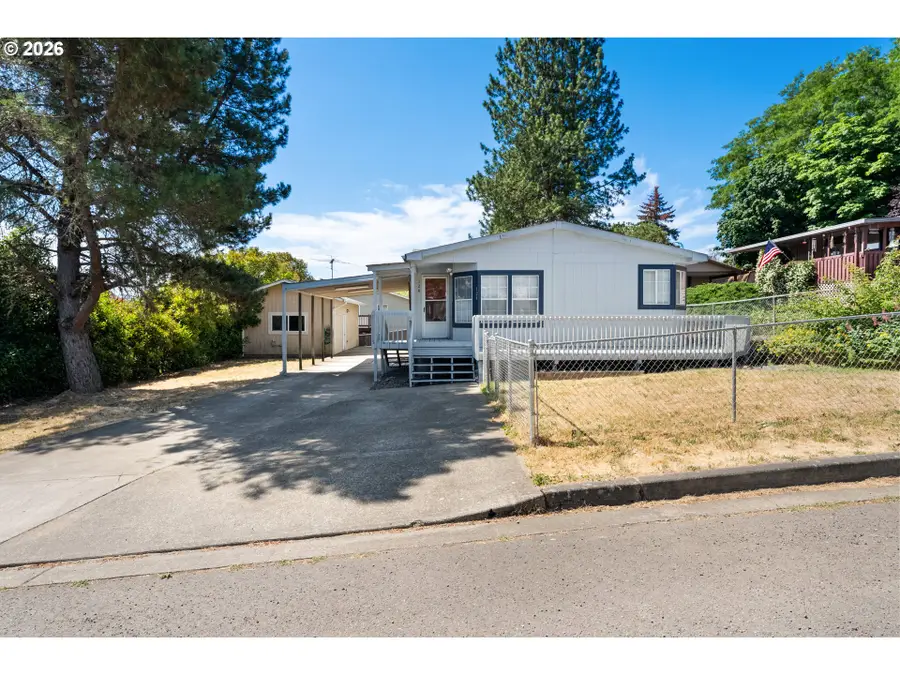 124 NW Trust St, Roseburg, OR 97471 - #2