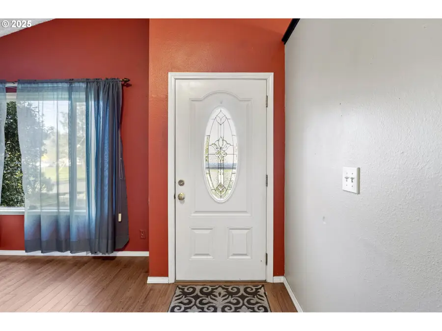 26 E 3rd St, Lowell, OR 97452 - Image #3