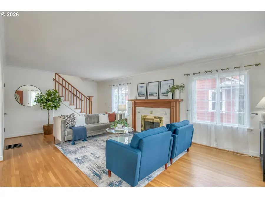 4315 NE Laurelhurst Pl, Portland, OR 97213 - #3
