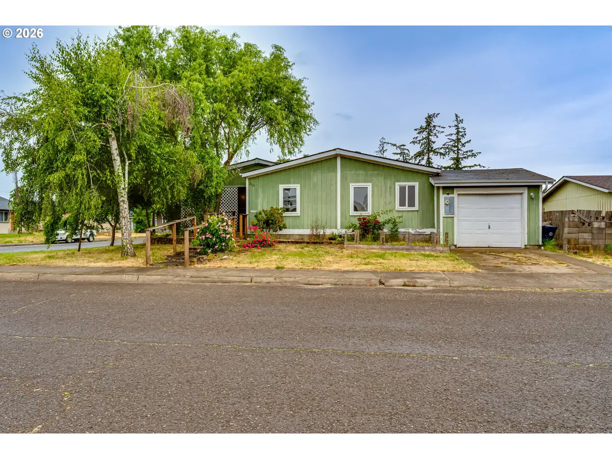 310 E 10th Pl, Junction City, OR 97448 - #1