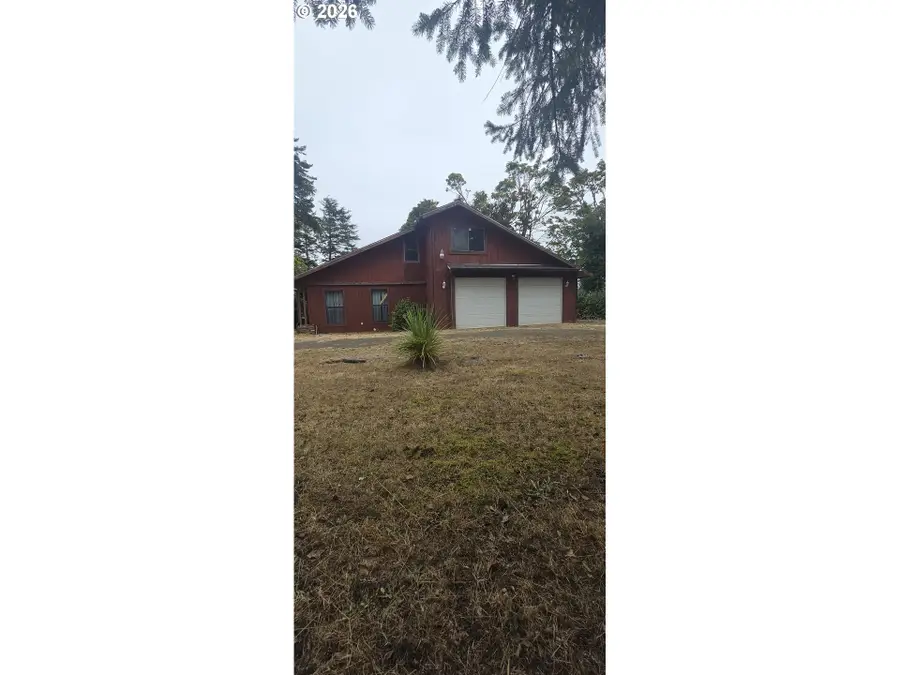 376 10th Ave, Coos Bay, OR 97420 - #3
