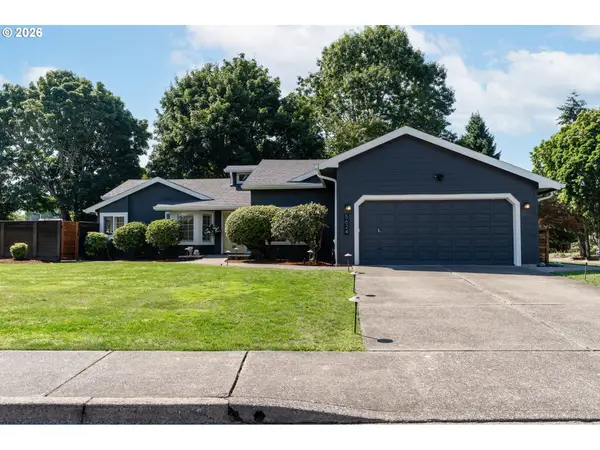 5624 NE Farmcrest St, Hillsboro, OR 97124