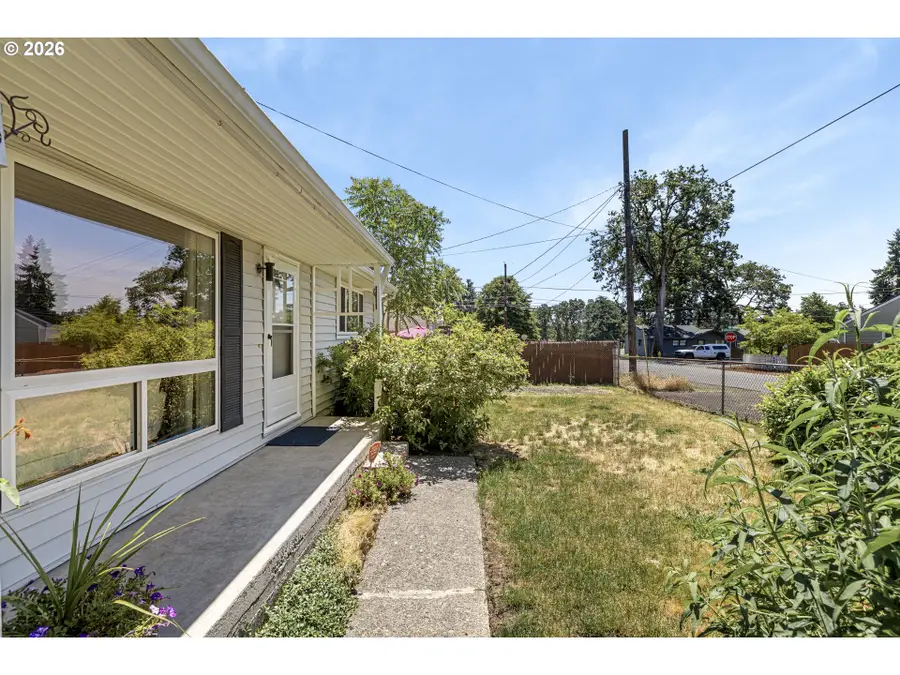 845 Cornell Ave, Gladstone, OR 97027 - #2