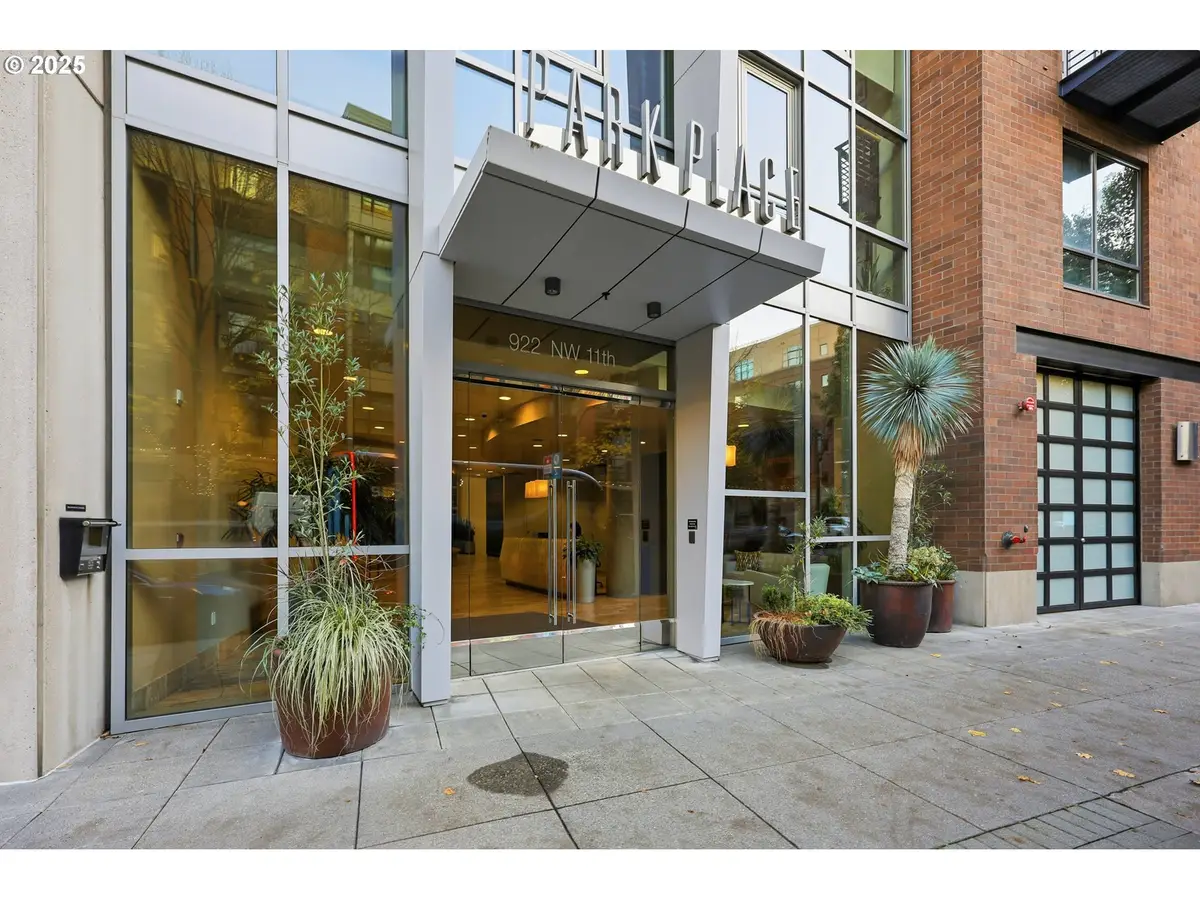 922 NW 11th Ave #305, Portland, OR 97209 - Image #1