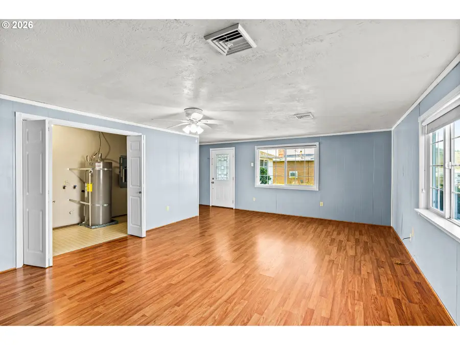 2248 La Canada Dr, Roseburg, OR 97471 - #3