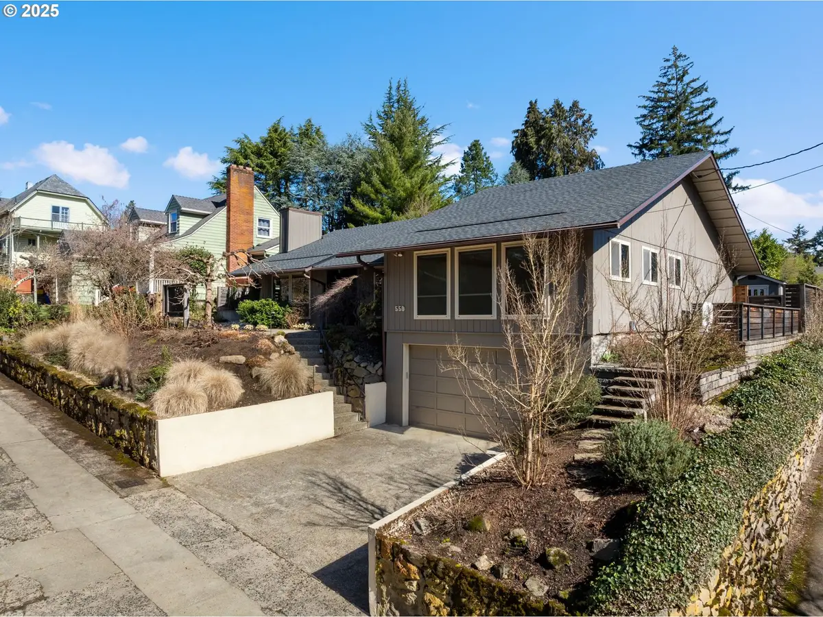 550 SE 66th Pl, Portland, OR 97215 - #1
