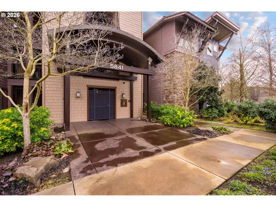 5841 SE Columbia Way #104, Vancouver, WA 98661 - #2