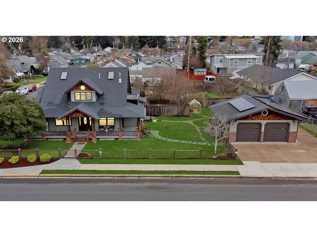 1306 S 4th St, Cottage Grove, OR 97424 - #1