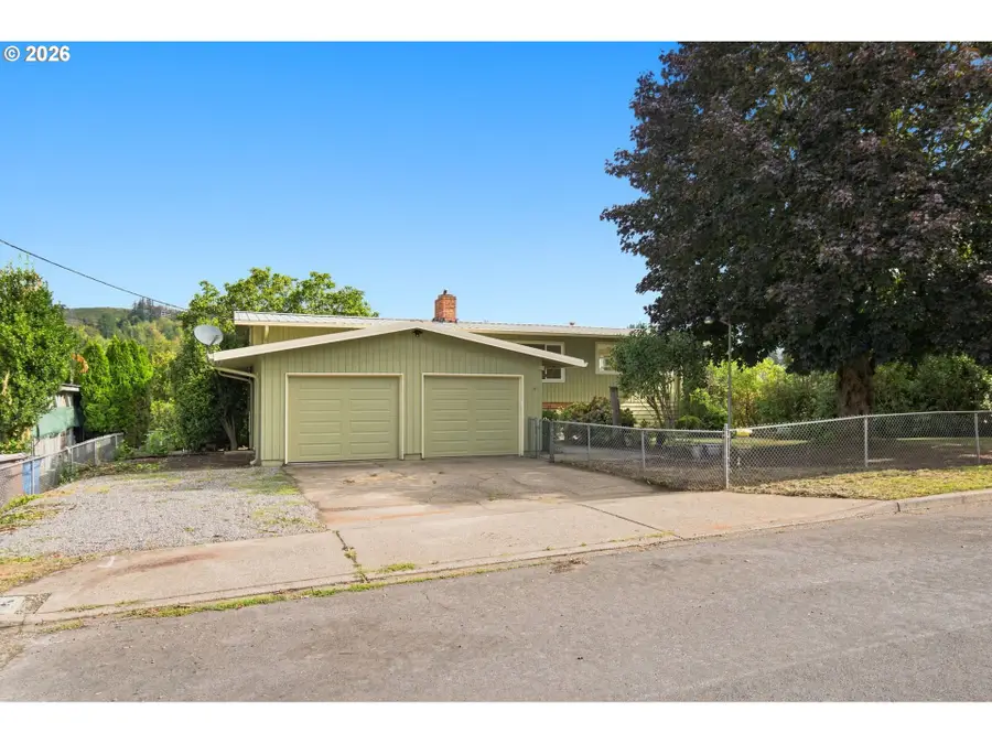 2925 E 1st Ave, Camas, WA 98607 - #3