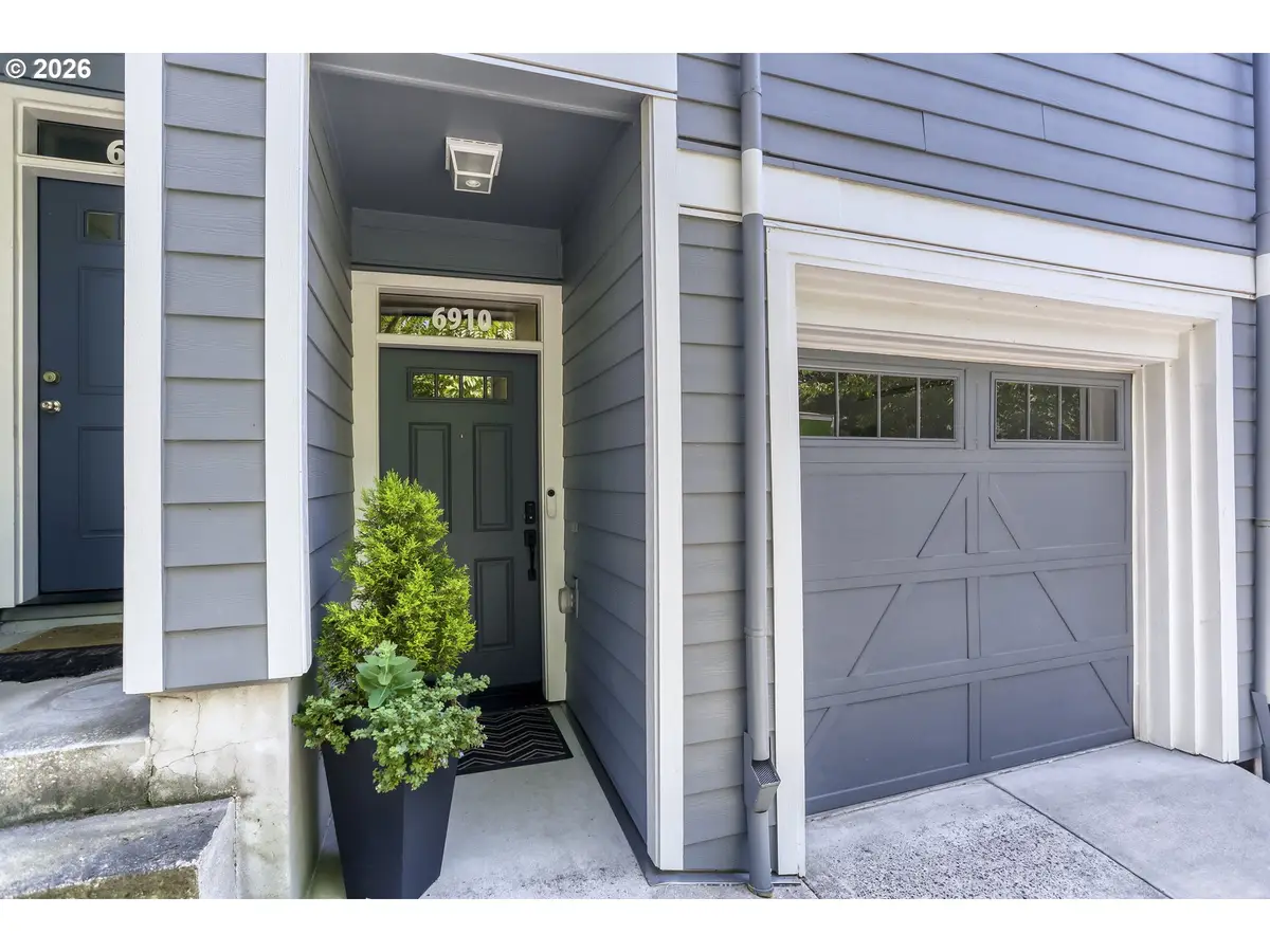 6910 N Charleston Ave, Portland, OR 97203 - #1