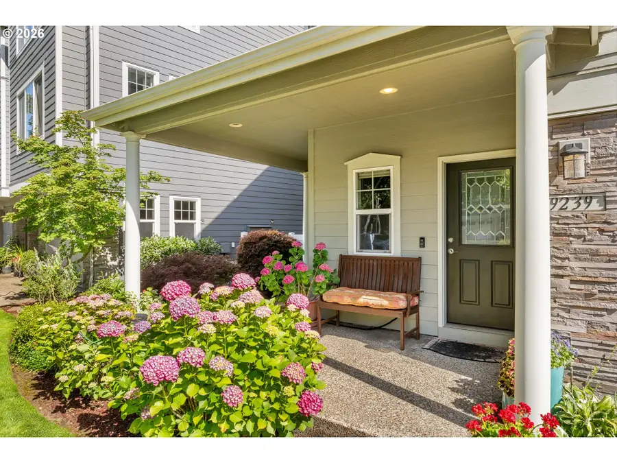 9239 SW Sweek Dr, Tualatin, OR 97062 - #2
