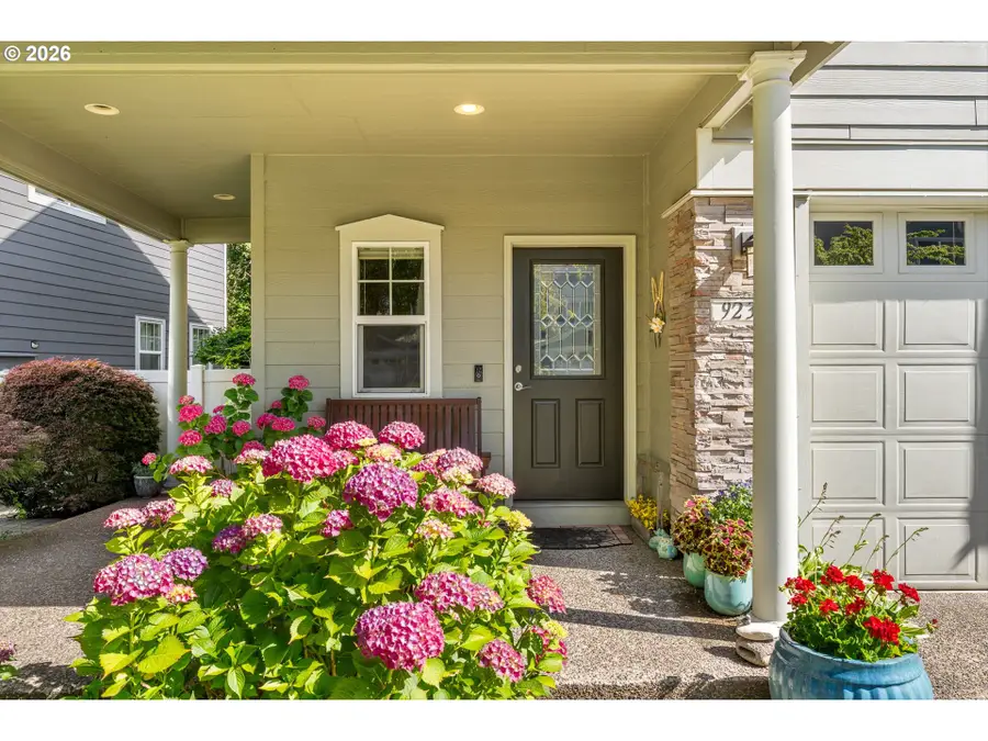 9239 SW Sweek Dr, Tualatin, OR 97062 - #3