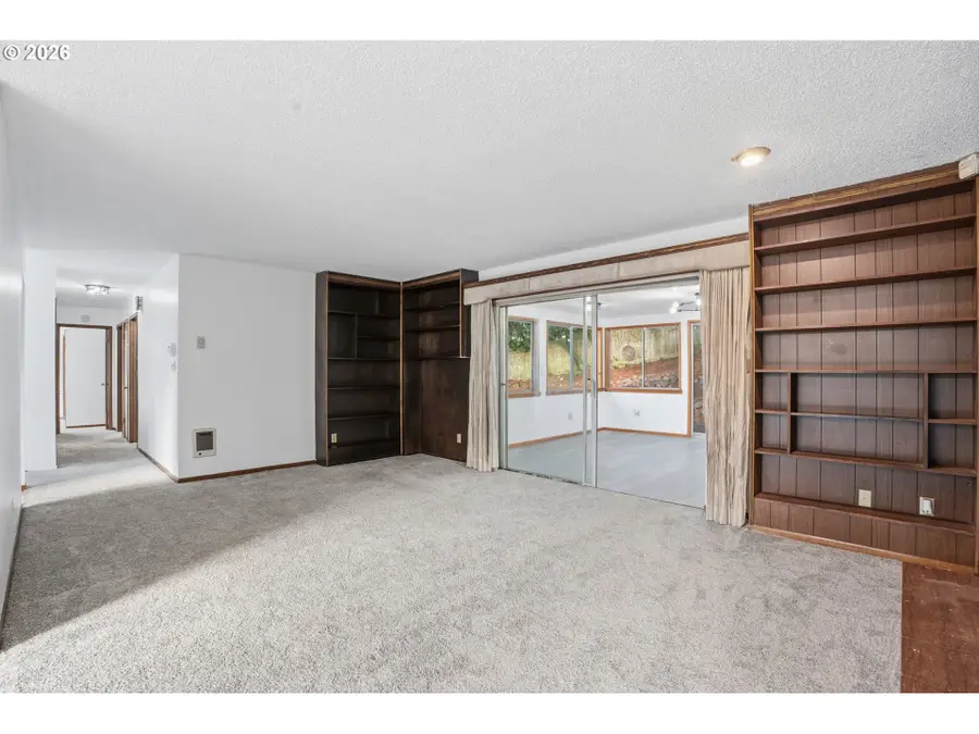 2305 Burcham St, Kelso, WA 98626 - #2