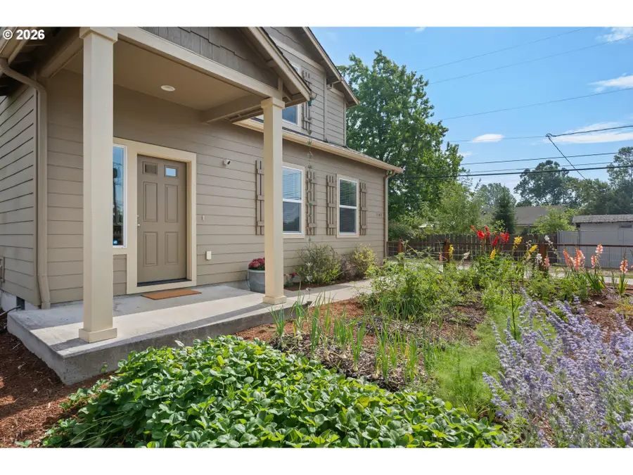 1148 W 21st Ave, Eugene, OR 97405 - #2