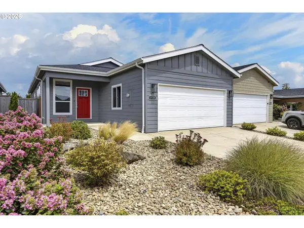 1535 53rd St, Florence, OR 97439