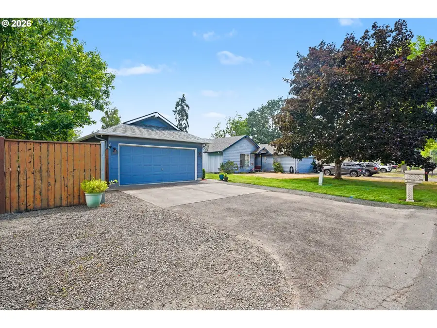 1002 37th Ave, Albany, OR 97321 - #2