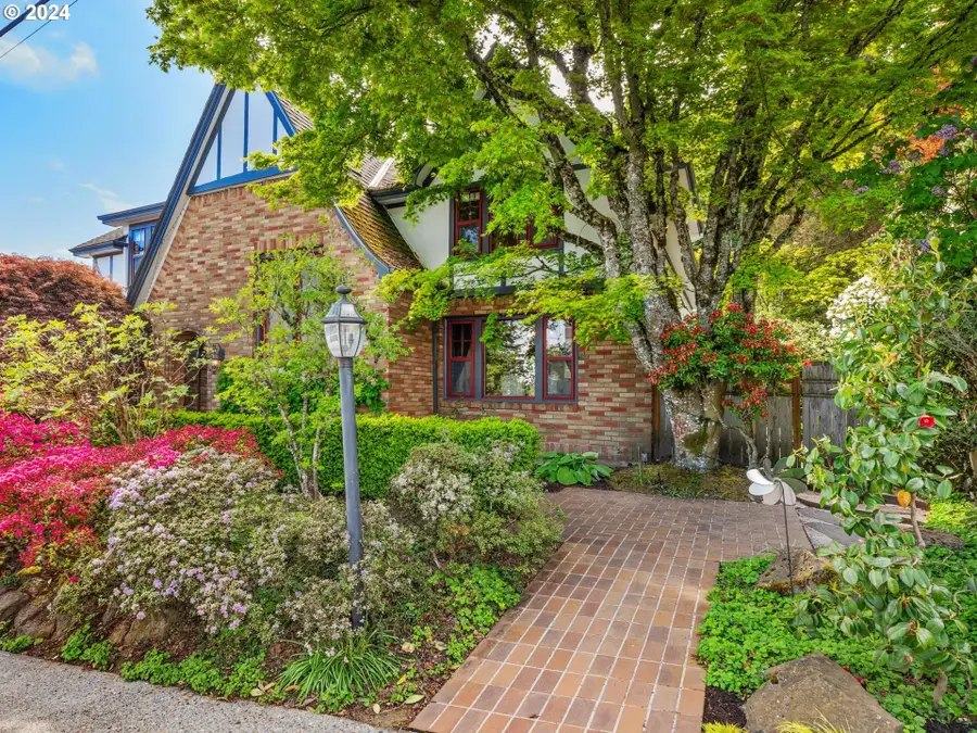 758 NW Powhatan Ter, Portland, OR 97210 - Image #2