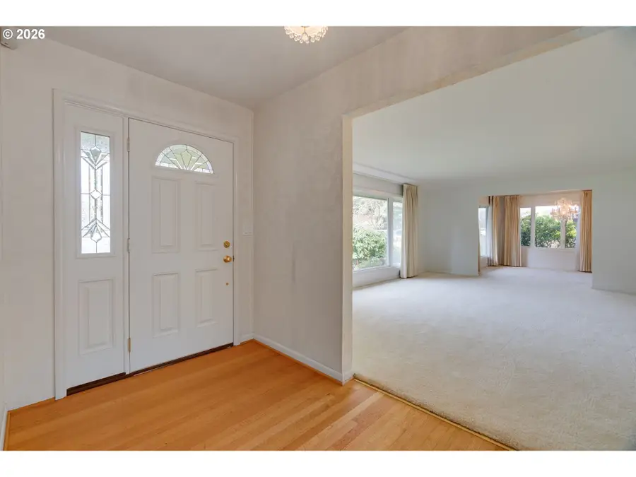 5770 SW Arrow Wood Ln, Portland, OR 97225 - #3