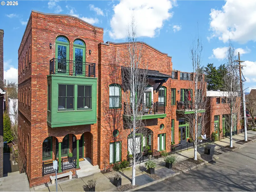 121 SW Gibbs St, Portland, OR 97239 - #2