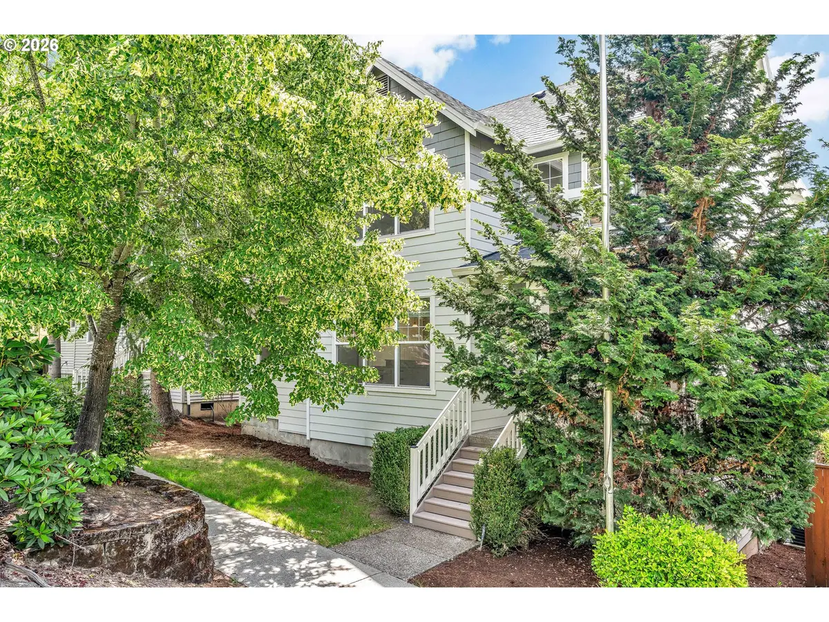 241 SW 105th Ter, Portland, OR 97225 - #1