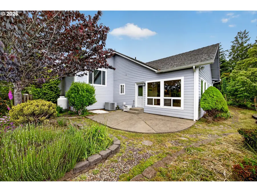 720 Kings Ave, Lakeside, OR 97449 - #2