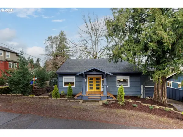 3827 SW Dolph Ct, Portland, OR 97219