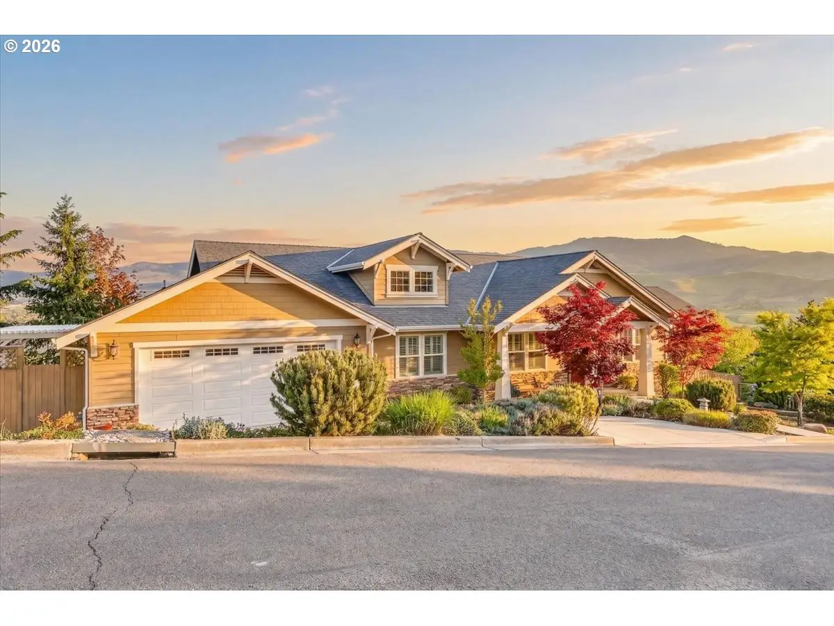417 Tucker St, Ashland, OR 97520 - #1