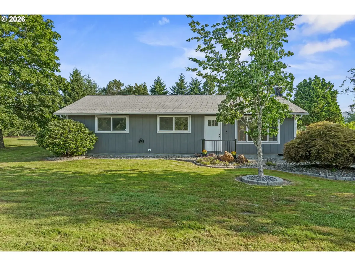 202 Waters Rd, Castle Rock, WA 98611 - #1