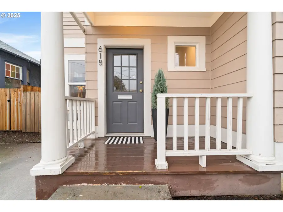 618 NE Killingsworth Ct, Portland, OR 97211 - Image #2
