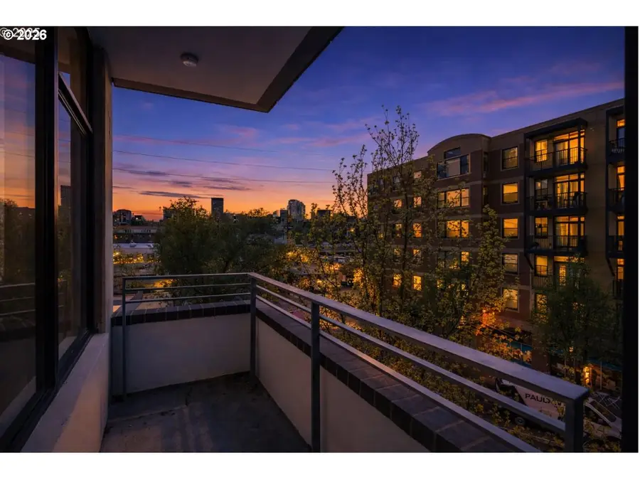 1234 SW 18th Ave #305, Portland, OR 97205 - #2