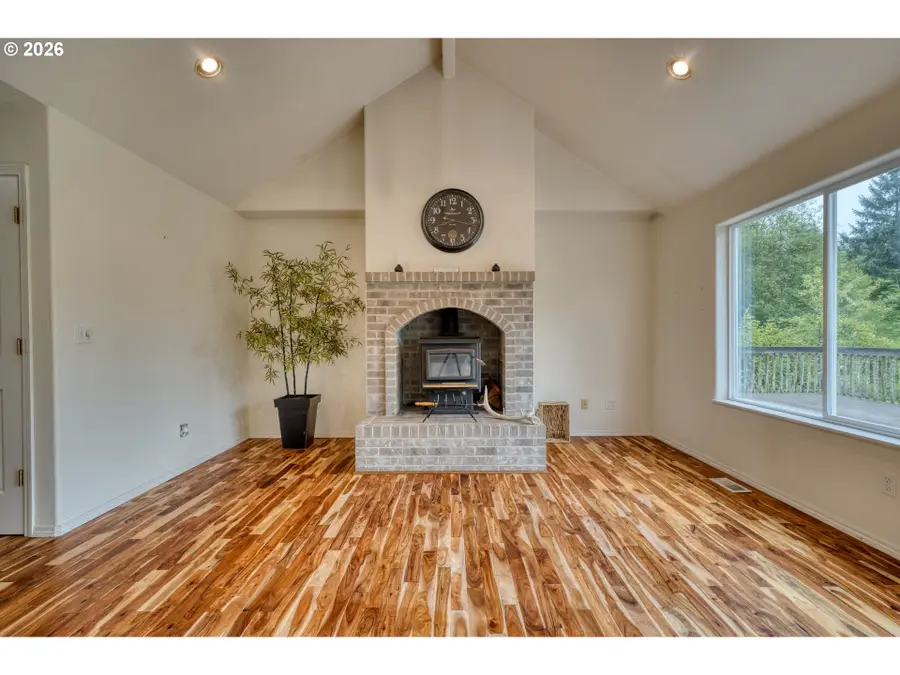 28502 Chapman Rd, Scappoose, OR 97056 - #2