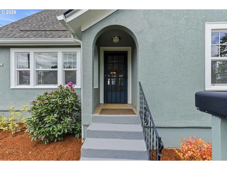 383 N Folsom St, Coquille, OR 97423 - #2